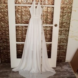 🎈White, open back, NWOT sheer dress